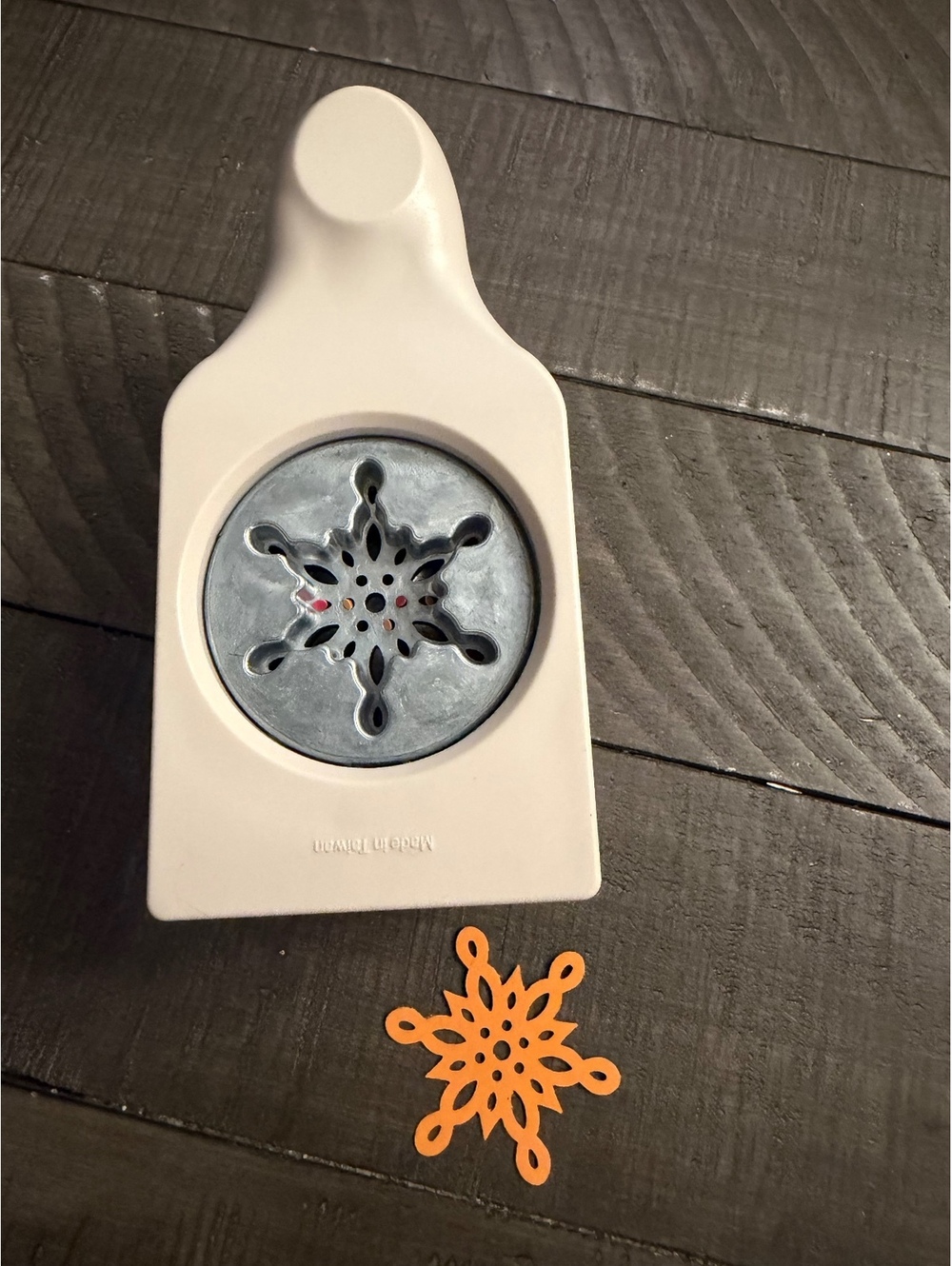 Martha Stewart Looped Snowflake Shape Punch - Picture 3 of 5
